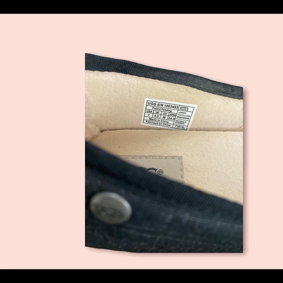 UGG womens light black slip on shoes - size 7 - Picture 5 of 6